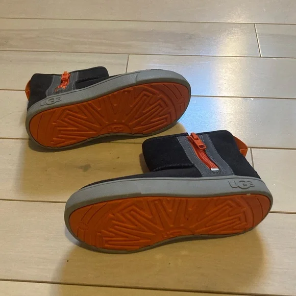 UGG Kids Black and Orange Boots - Picture 7 of 14